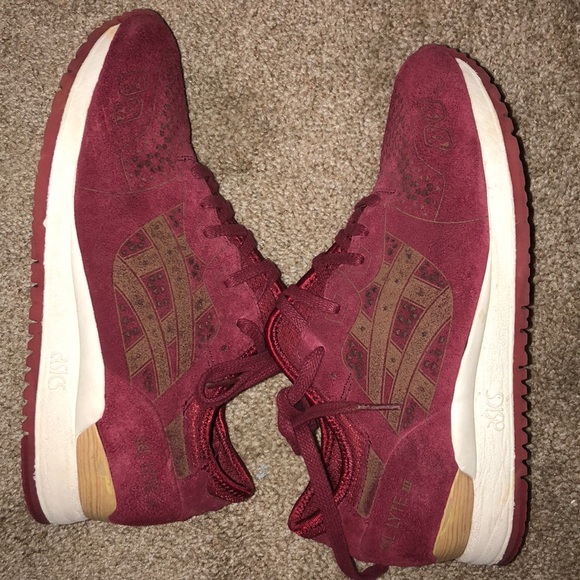 asics tennis shoes - Picture 3 of 3